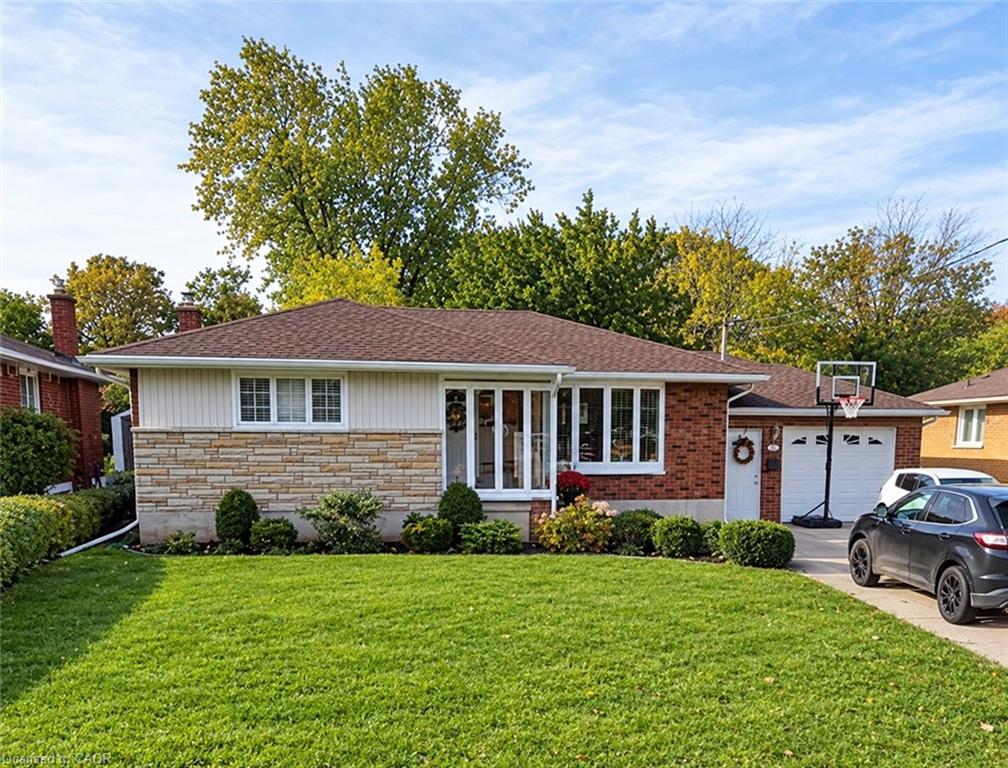 23 Woodsview Avenue Property Photo 1
