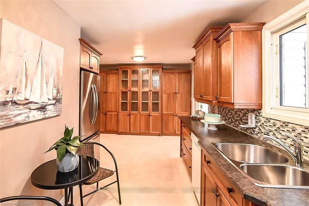 23 Woodsview Avenue Property Photo 6