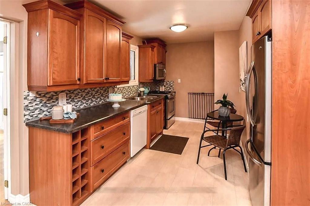 23 Woodsview Avenue Property Photo 7