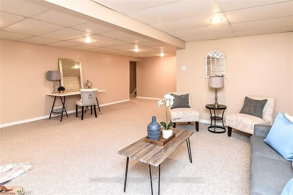23 Woodsview Avenue Property Photo 19