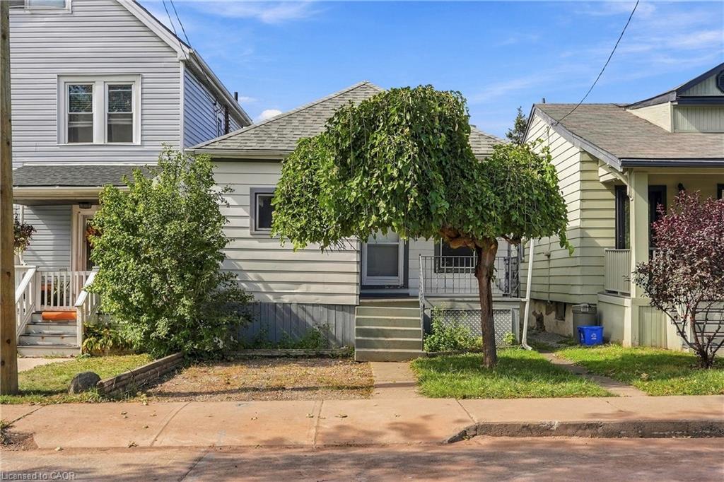 77 Province Street N Property Photo 1