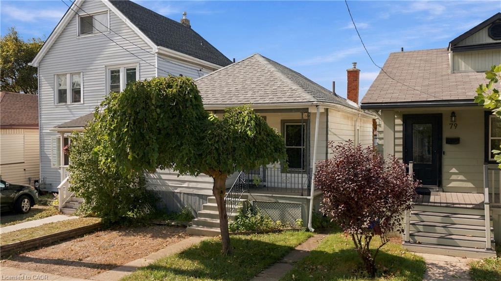 77 Province Street N Property Photo 2