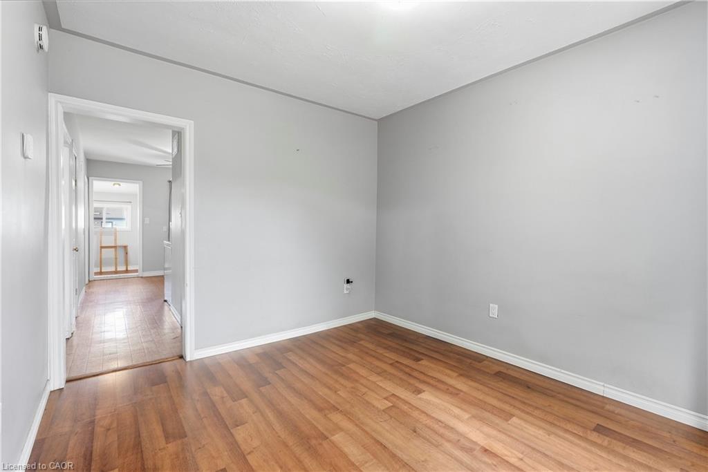 77 Province Street N Property Photo 7