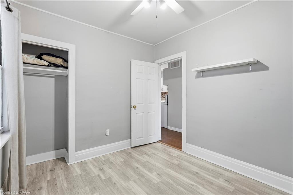 77 Province Street N Property Photo 11