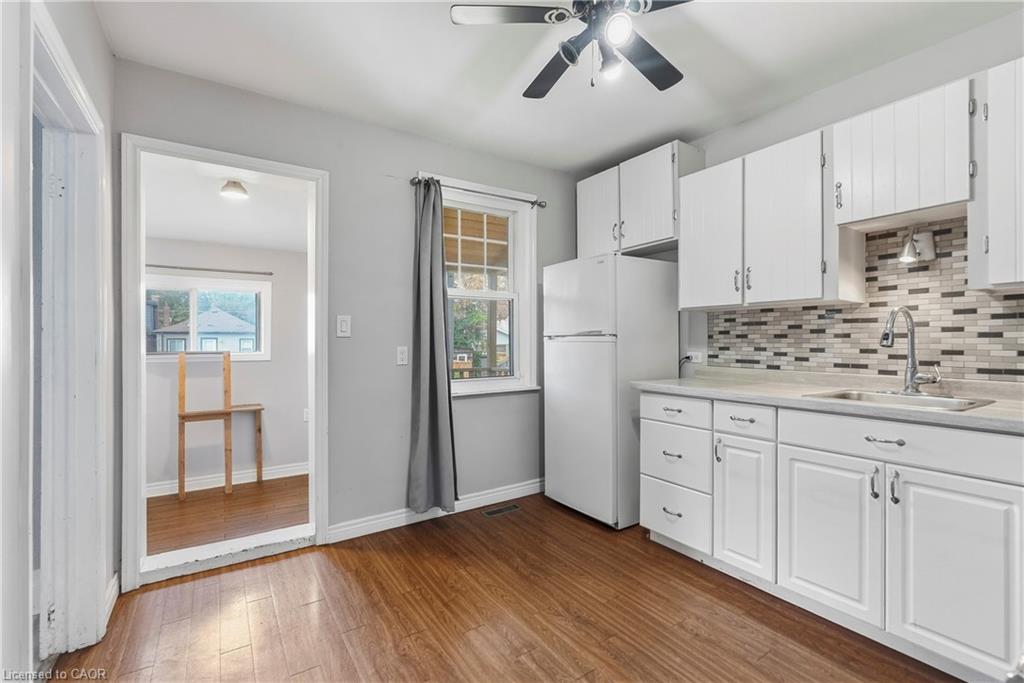 77 Province Street N Property Photo 13