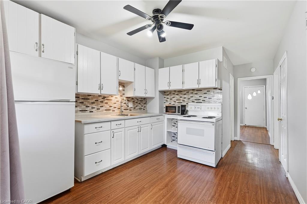 77 Province Street N Property Photo 15