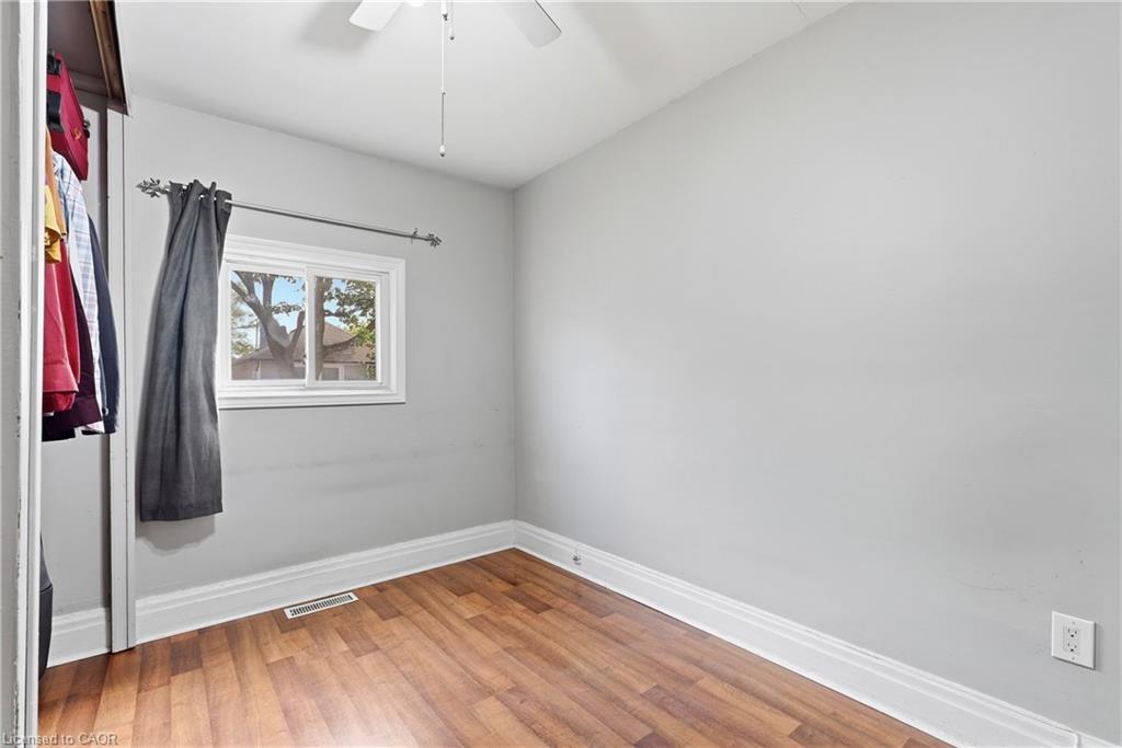 77 Province Street N Property Photo 19