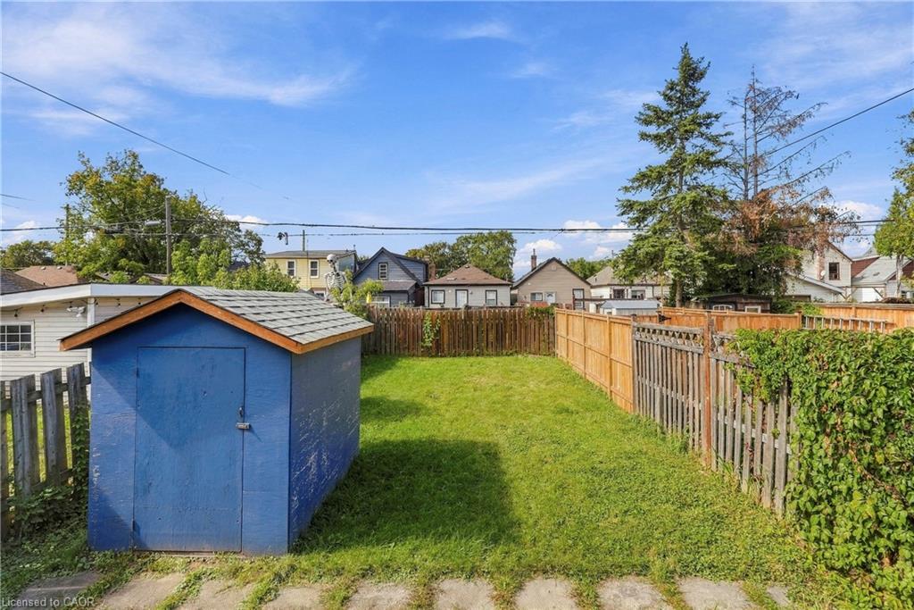 77 Province Street N Property Photo 24
