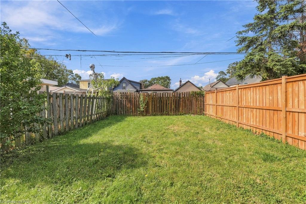 77 Province Street N Property Photo 25
