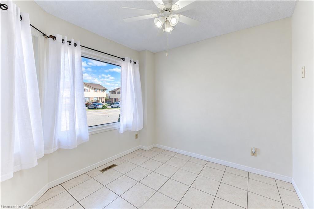 9-1093 Nellis Street Property Photo 5