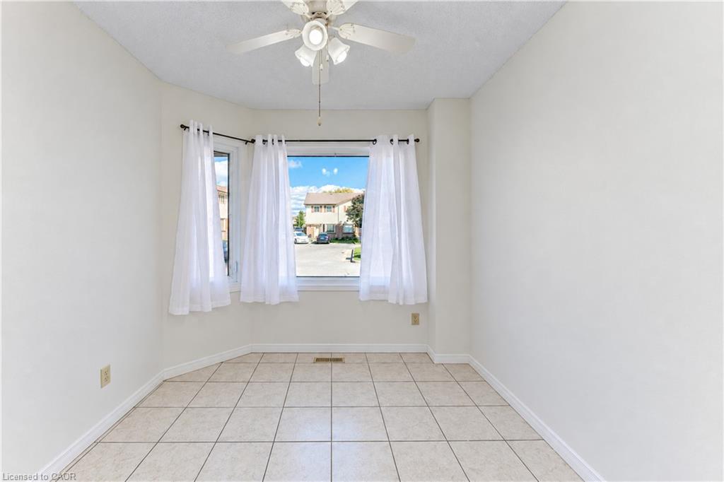 9-1093 Nellis Street Property Photo 6