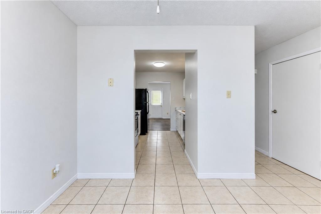 9-1093 Nellis Street Property Photo 7