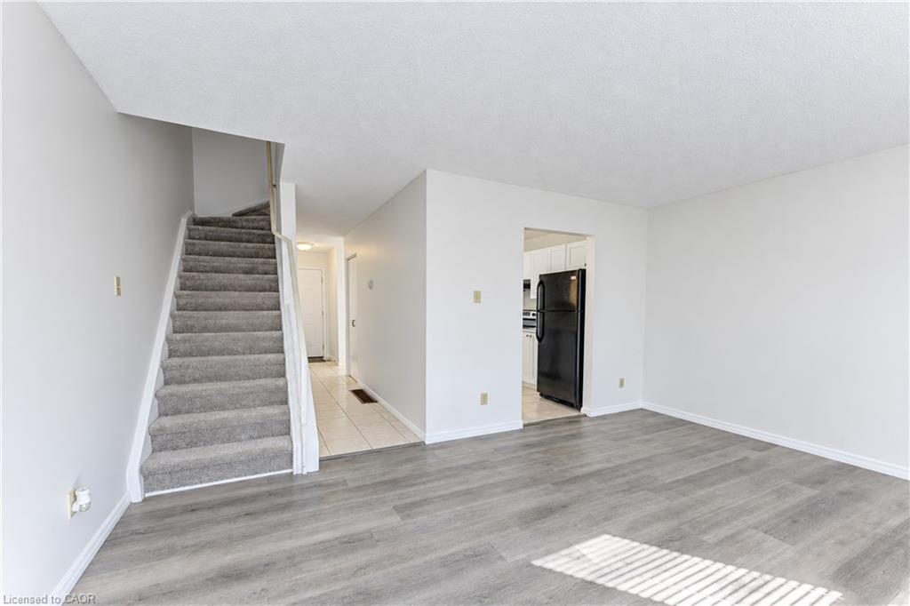 9-1093 Nellis Street Property Photo 11