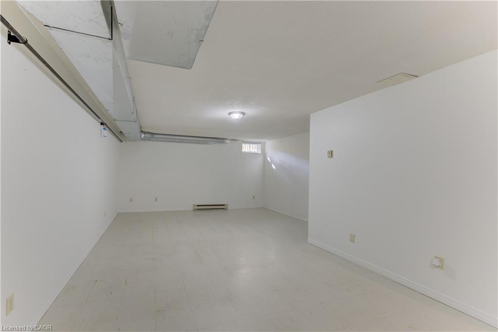 9-1093 Nellis Street Property Photo 31