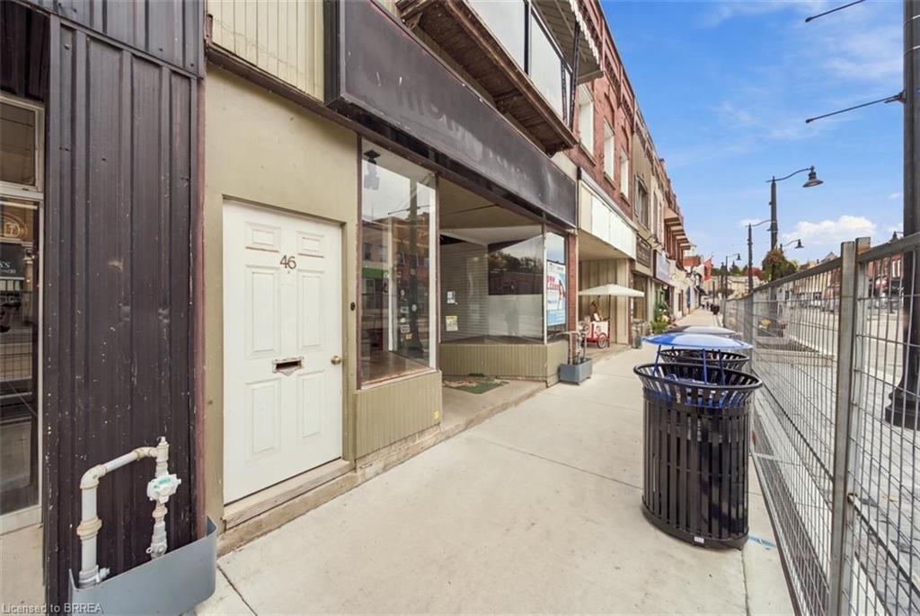 46 Grand River Street N Property Photo 2