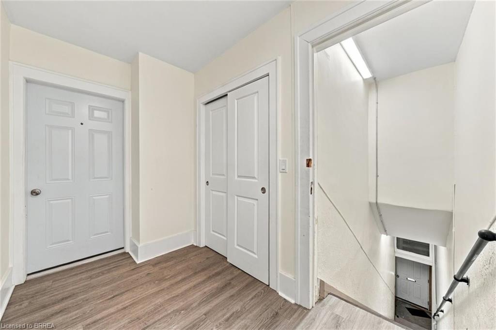 46 Grand River Street N Property Photo 5