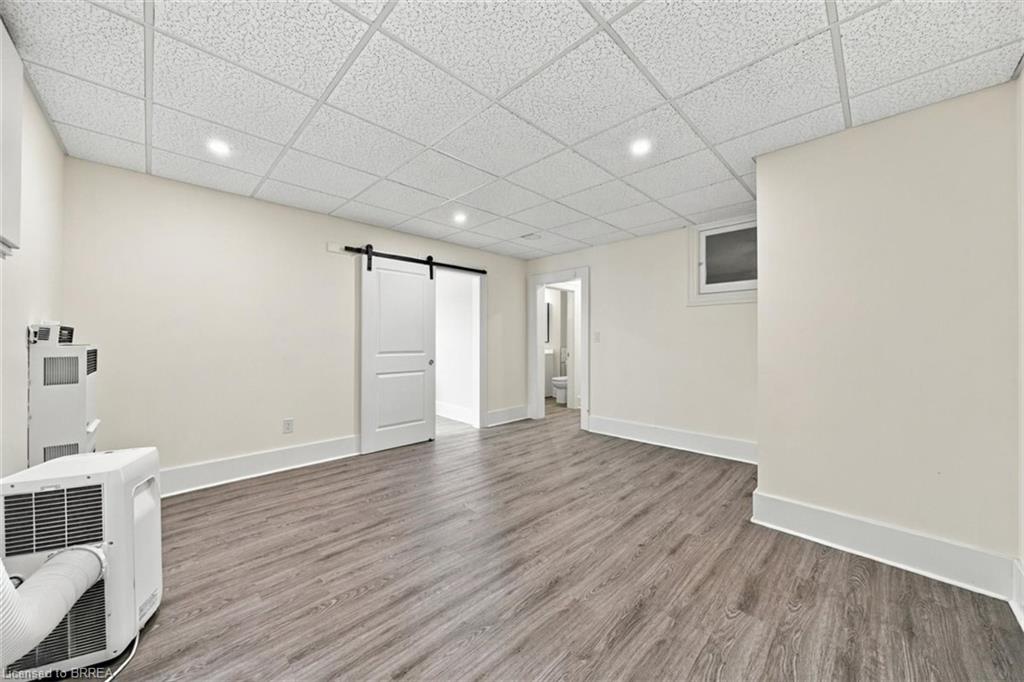 46 Grand River Street N Property Photo 19