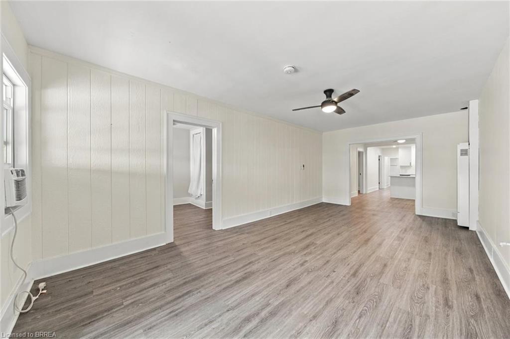 46 Grand River Street N Property Photo 23