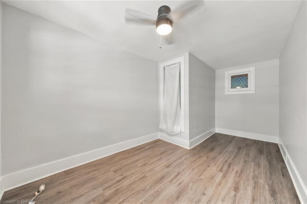 46 Grand River Street N Property Photo 24