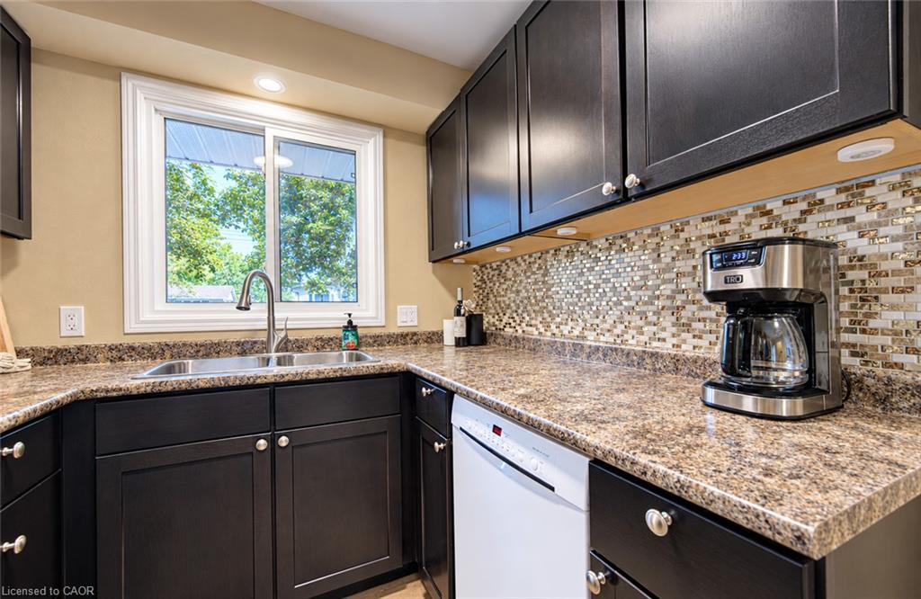 104 Weichel Street Property Photo 15
