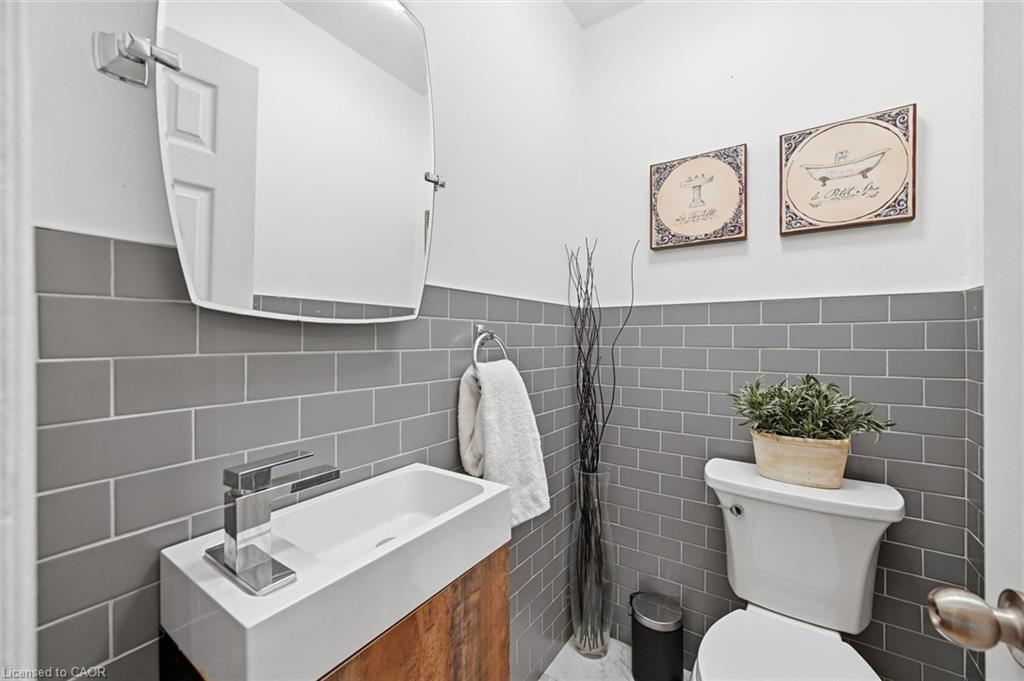 5474 Schueller Crescent Property Photo 13