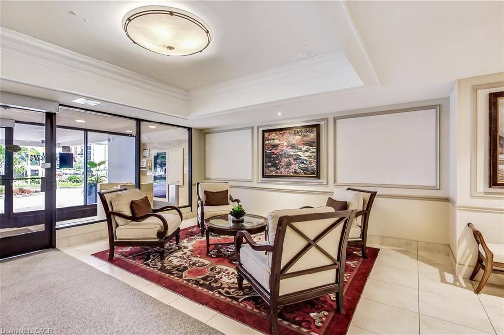 202-2185 Marine Drive Property Photo 2