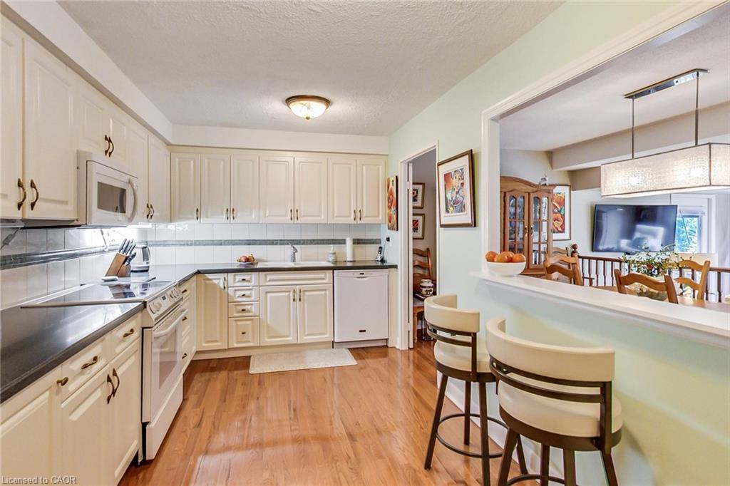 202-2185 Marine Drive Property Photo 9