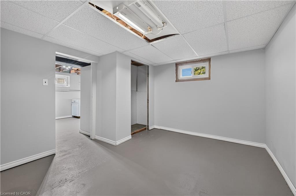16 Nottingham Avenue Property Photo 32