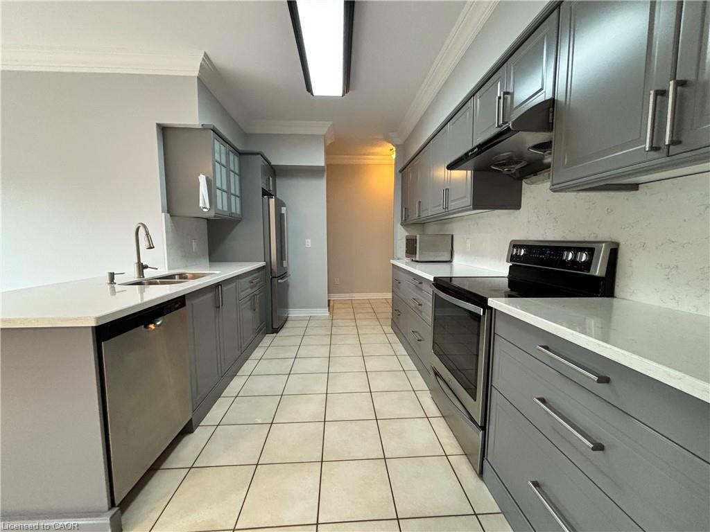 8 Yorkwood Trail Property Photo 3