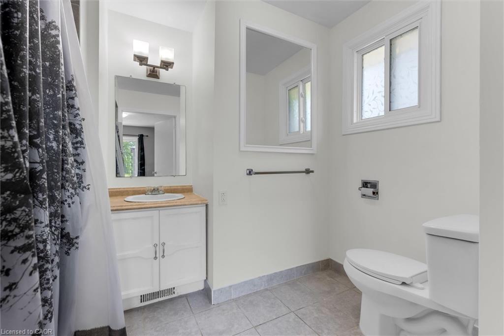 261 Limeridge Road W Property Photo 15