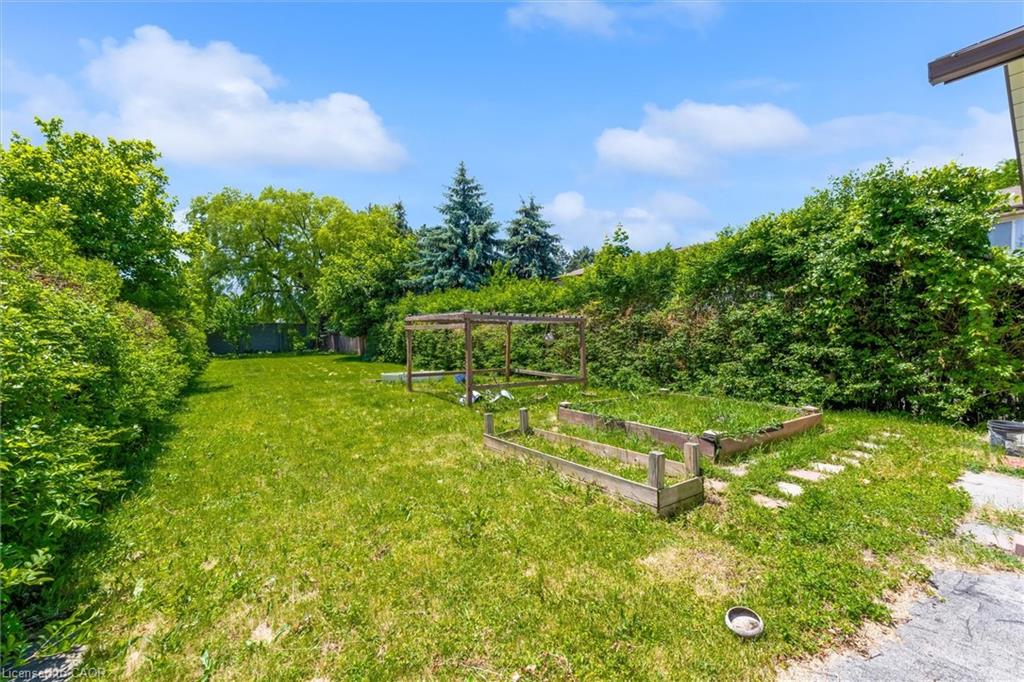 261 Limeridge Road W Property Photo 32