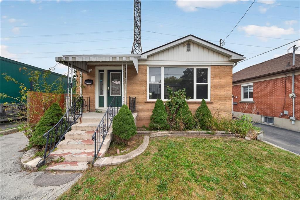11 Selkirk Avenue Property Photo 1