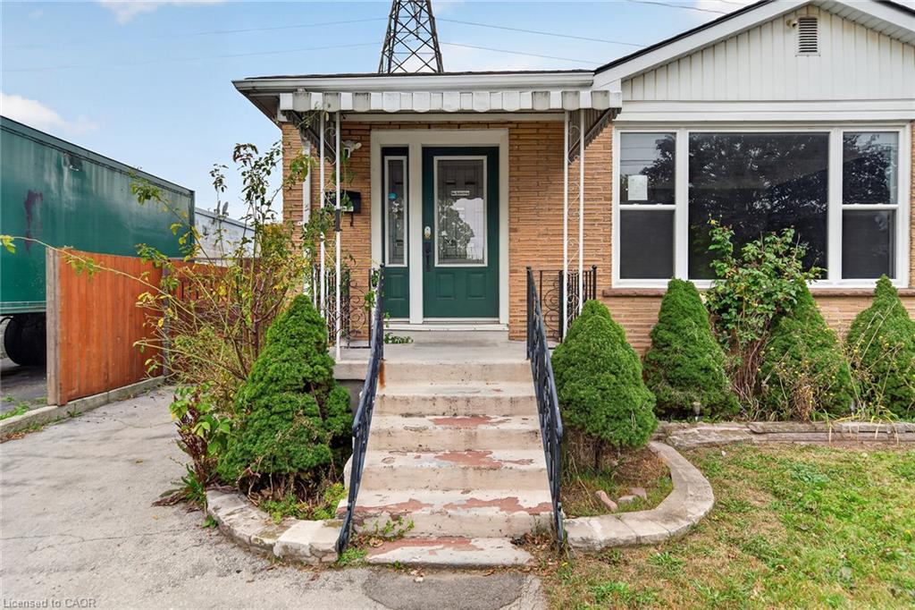 11 Selkirk Avenue Property Photo 2