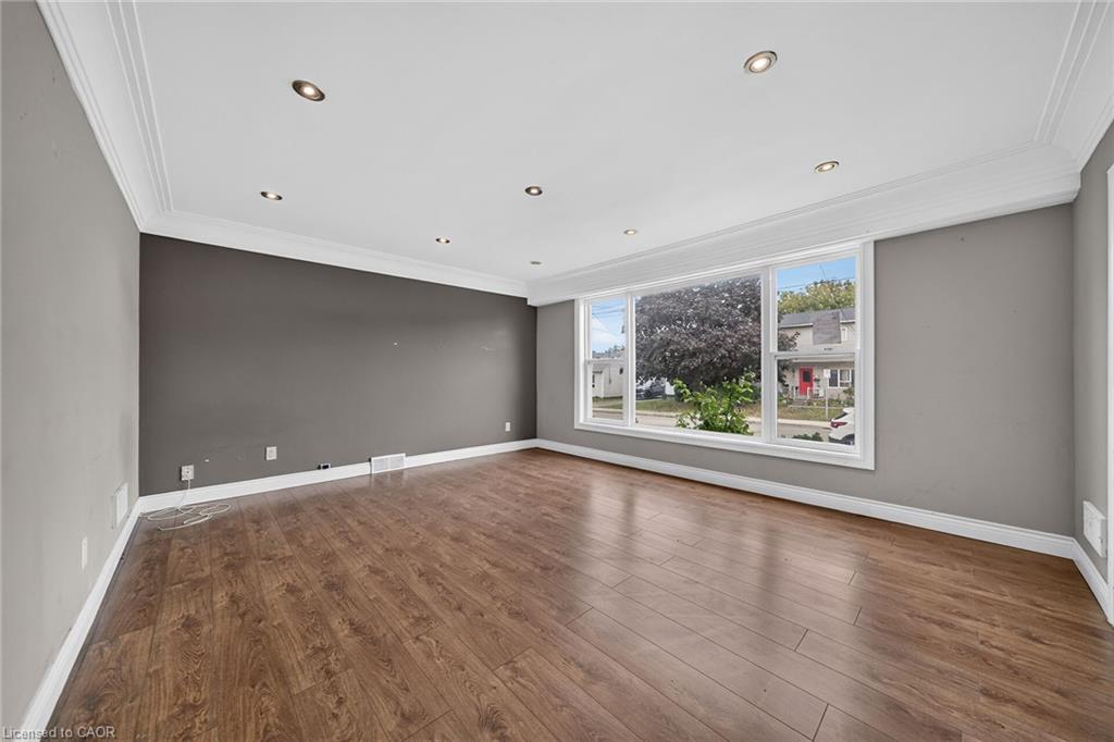 11 Selkirk Avenue Property Photo 8