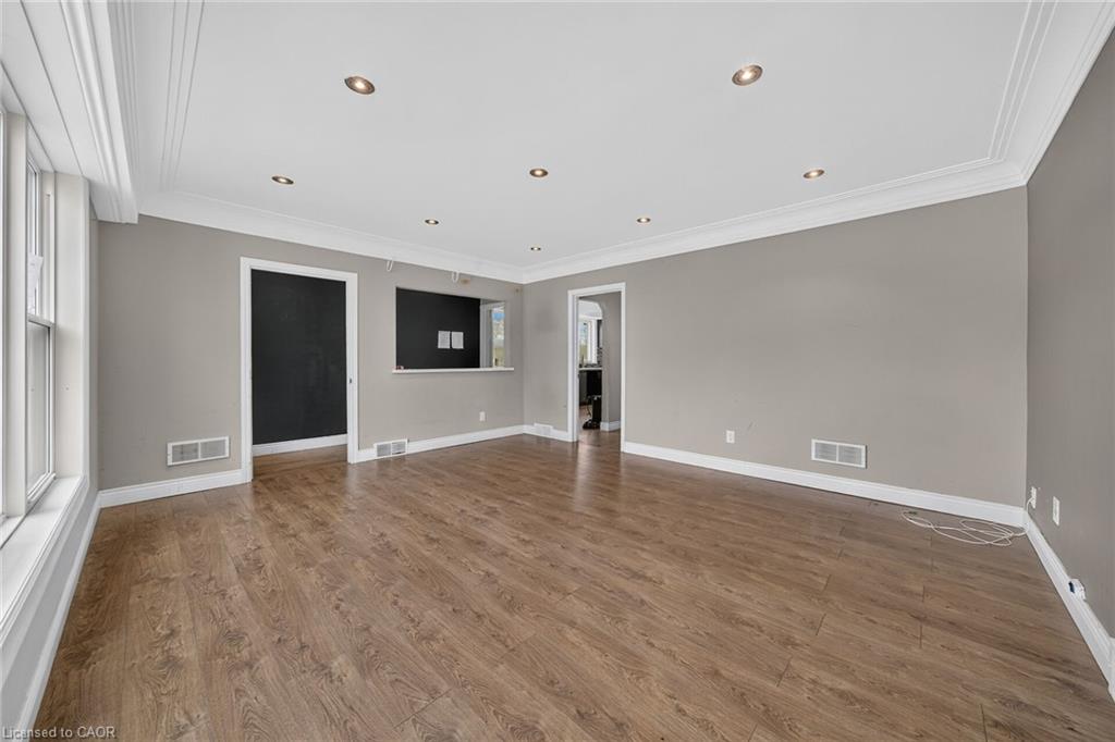 11 Selkirk Avenue Property Photo 9