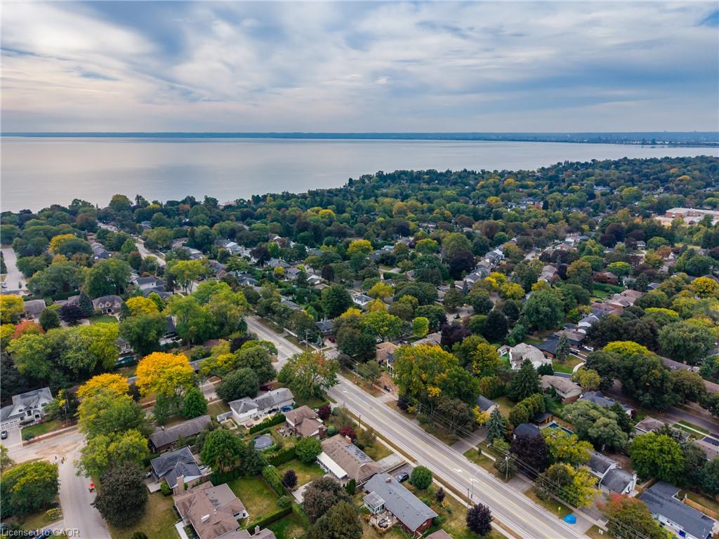 326 Walkers Line Property Photo 18