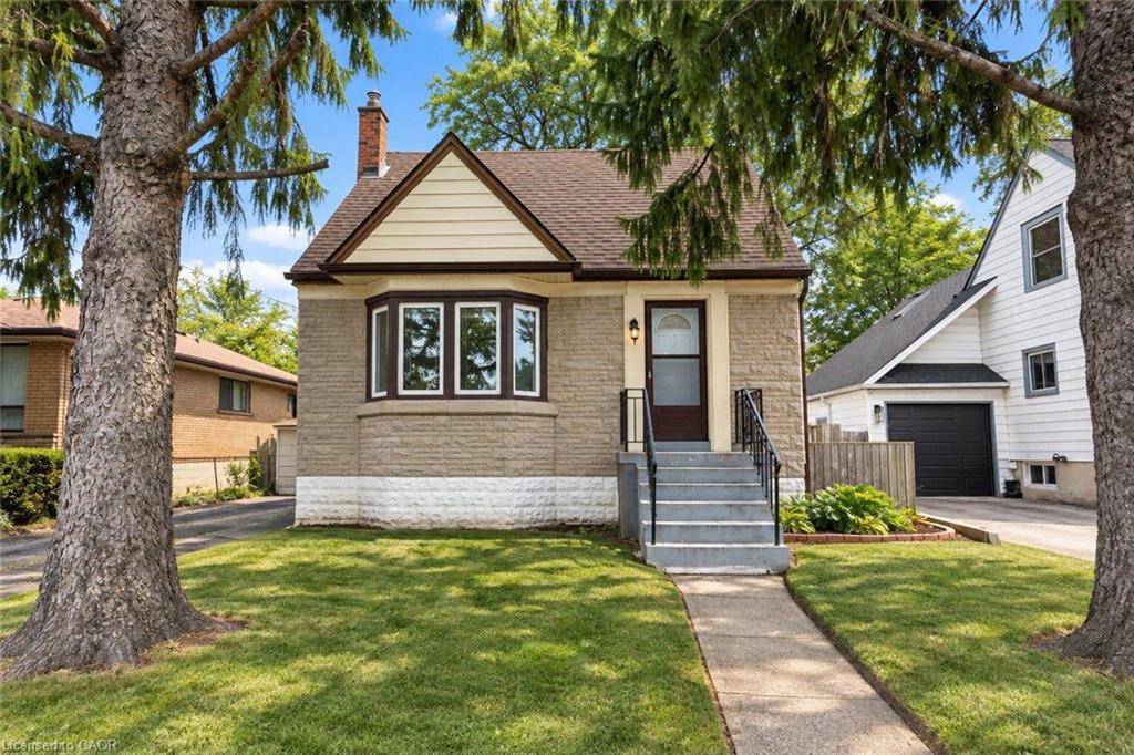 269 Queensdale Avenue E Property Photo 4