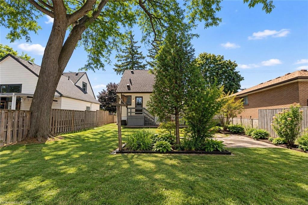269 Queensdale Avenue E Property Photo 7