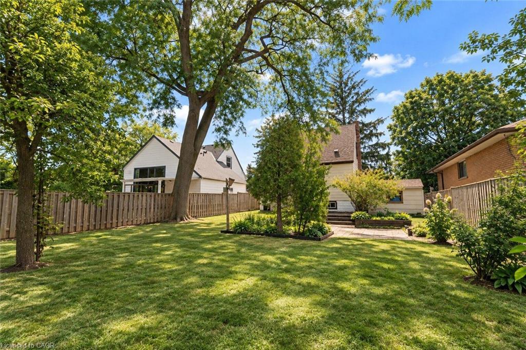269 Queensdale Avenue E Property Photo 8