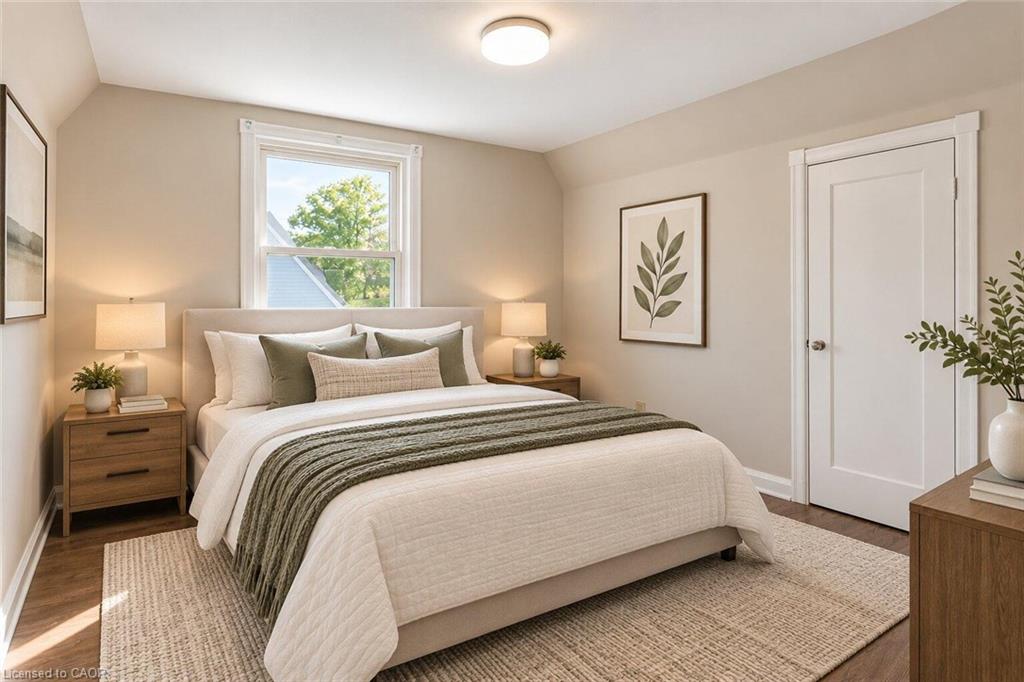 269 Queensdale Avenue E Property Photo 11