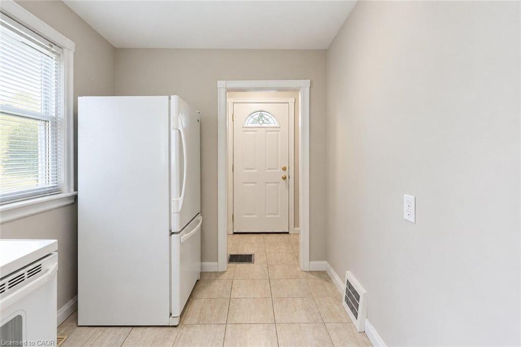 269 Queensdale Avenue E Property Photo 13