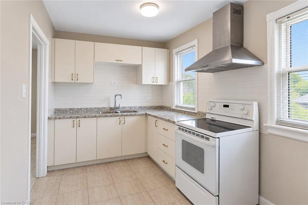 269 Queensdale Avenue E Property Photo 16