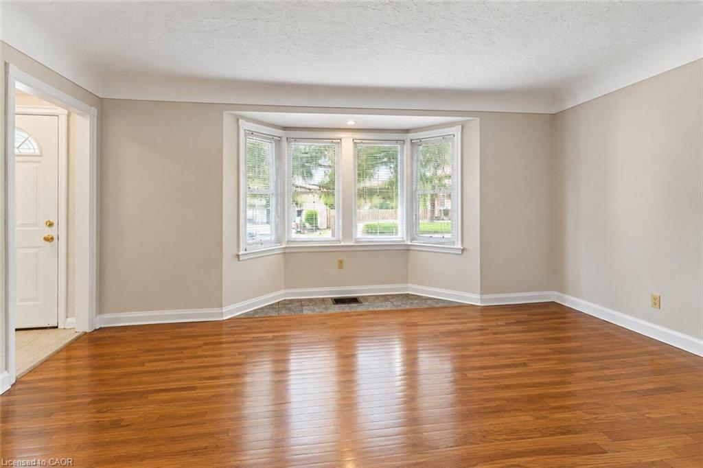 269 Queensdale Avenue E Property Photo 23