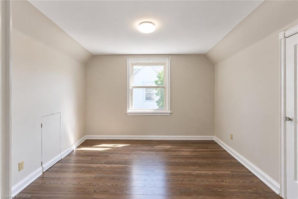 269 Queensdale Avenue E Property Photo 27