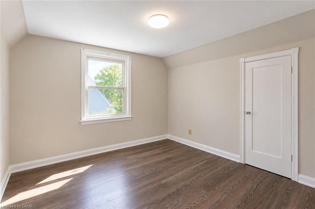 269 Queensdale Avenue E Property Photo 28
