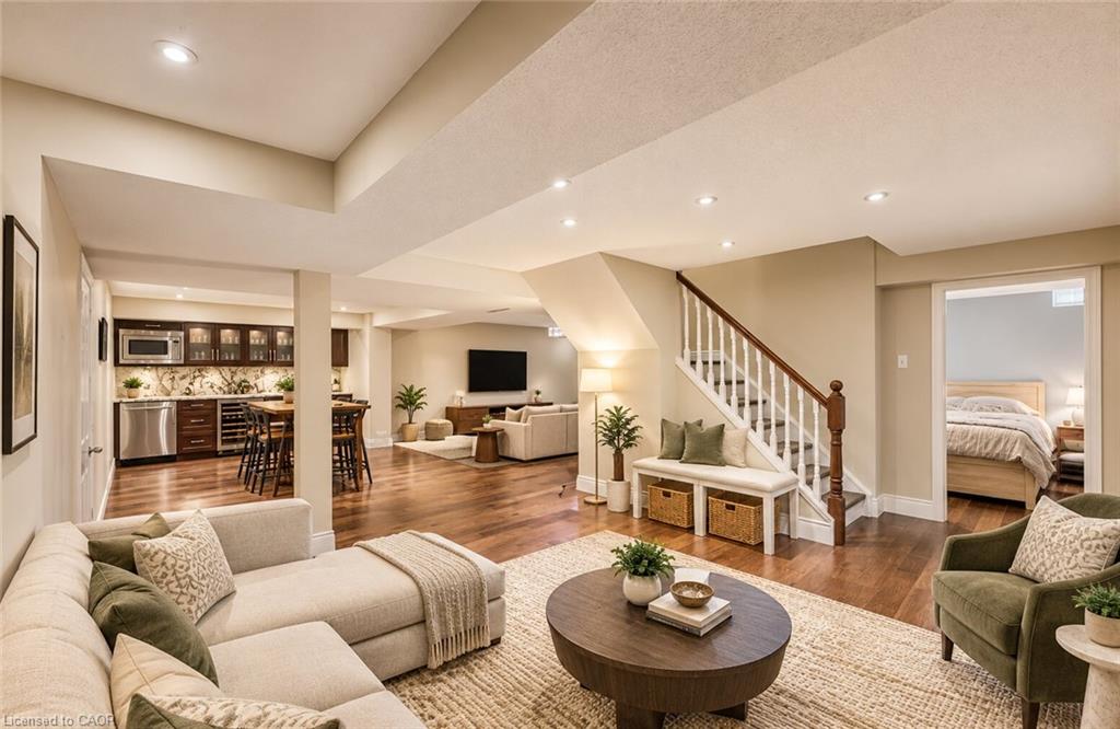 500 Blenheim Crescent Property Photo 29