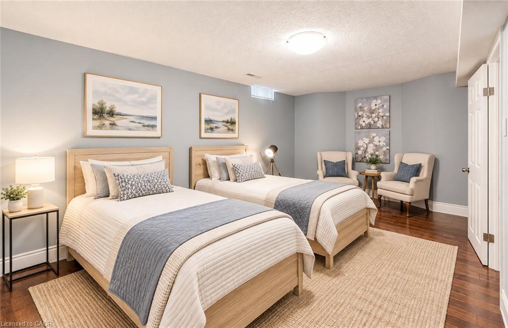 500 Blenheim Crescent Property Photo 34