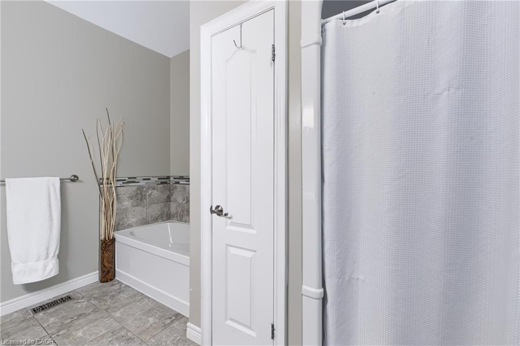 22-244 Dundas Street W Property Photo 19