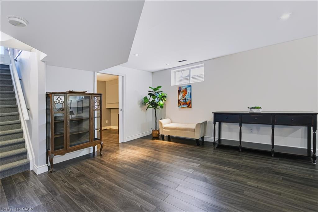 22-244 Dundas Street W Property Photo 26