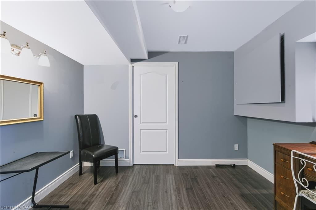 22-244 Dundas Street W Property Photo 27